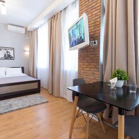 Modern Studio Beside Metro Yaroslava Mudroho, Universytet - Chernyshevska Str 95-7 Harkiv Dış mekan fotoğraf