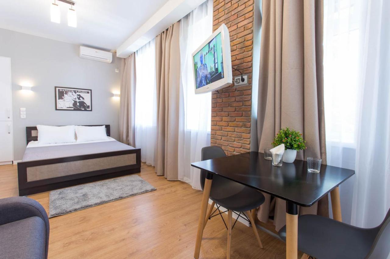 Modern Studio Beside Metro Yaroslava Mudroho, Universytet - Chernyshevska Str 95-7 Harkiv Dış mekan fotoğraf
