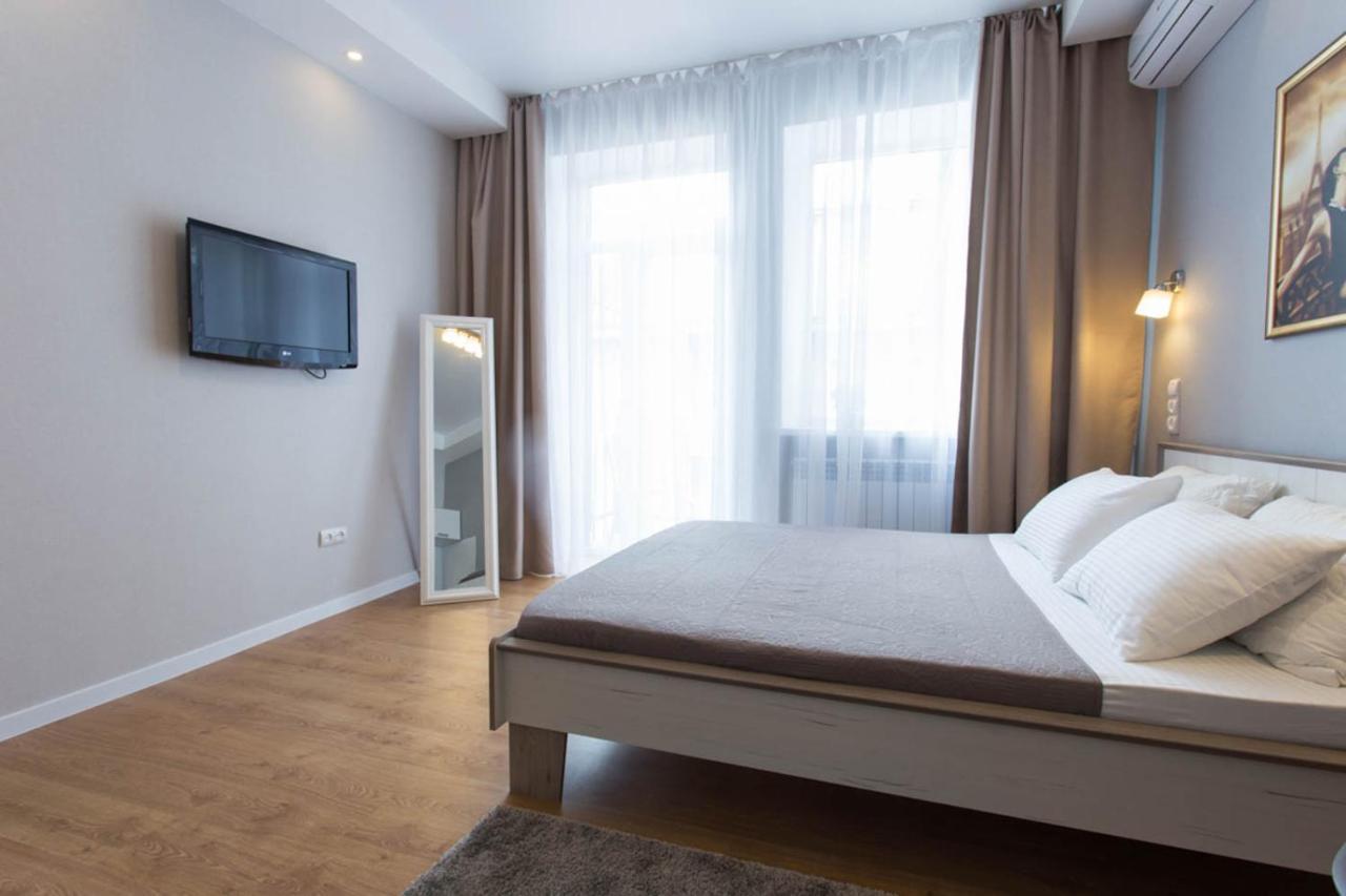 Modern Studio Beside Metro Yaroslava Mudroho, Universytet - Chernyshevska Str 95-7 Harkiv Dış mekan fotoğraf