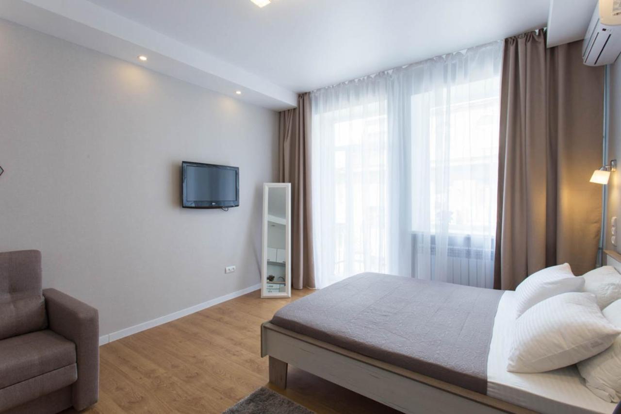Modern Studio Beside Metro Yaroslava Mudroho, Universytet - Chernyshevska Str 95-7 Harkiv Dış mekan fotoğraf