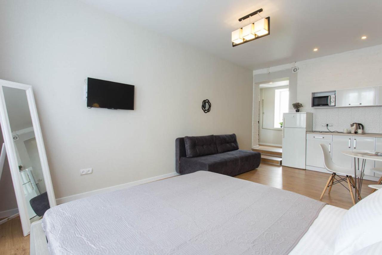 Modern Studio Beside Metro Yaroslava Mudroho, Universytet - Chernyshevska Str 95-7 Harkiv Dış mekan fotoğraf