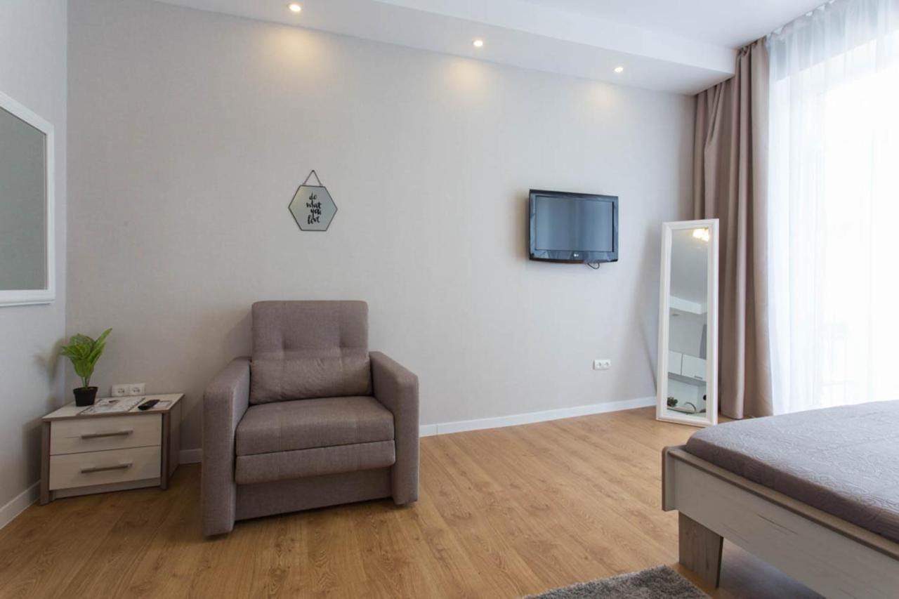 Modern Studio Beside Metro Yaroslava Mudroho, Universytet - Chernyshevska Str 95-7 Harkiv Dış mekan fotoğraf