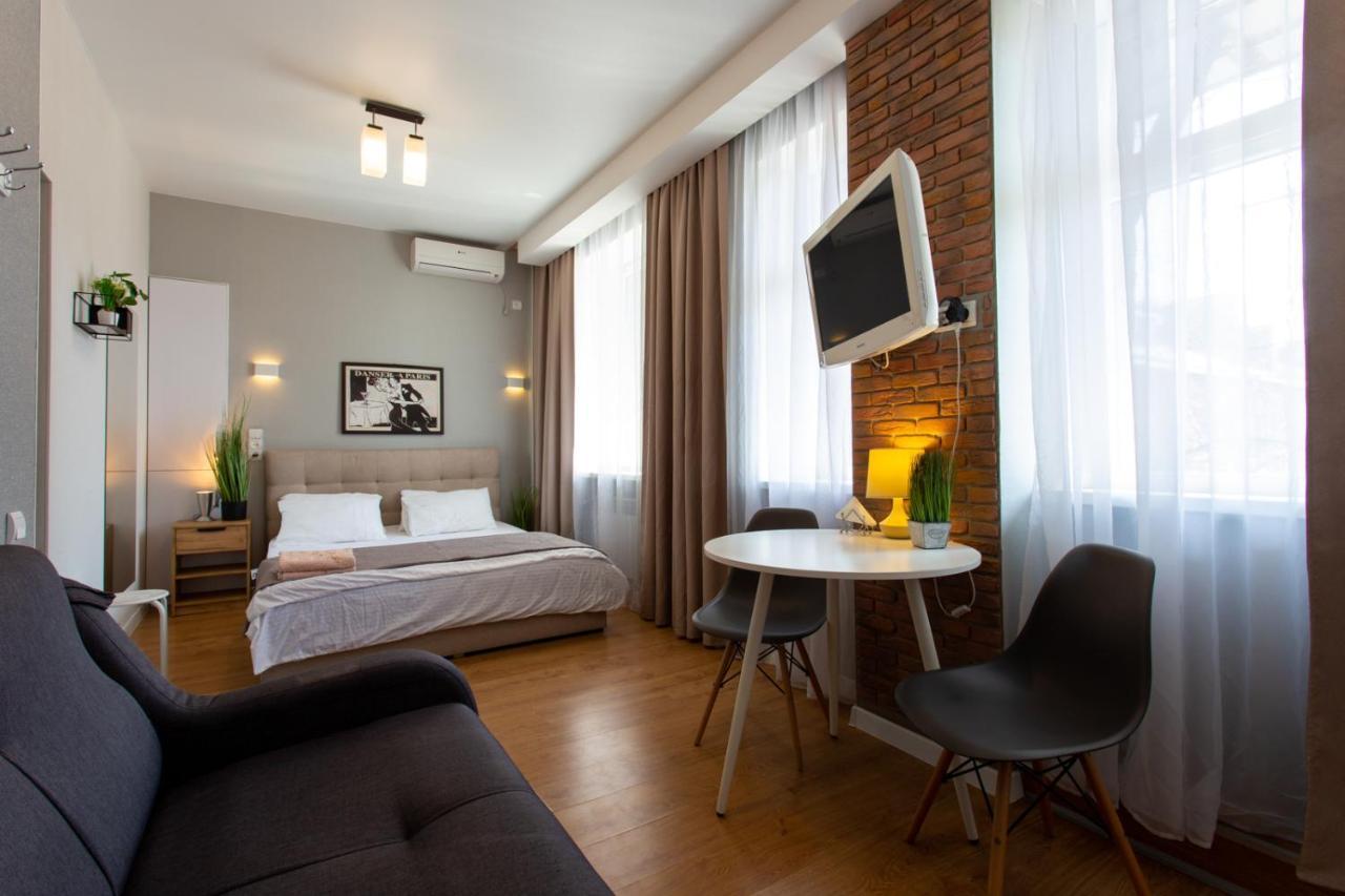 Modern Studio Beside Metro Yaroslava Mudroho, Universytet - Chernyshevska Str 95-7 Harkiv Dış mekan fotoğraf